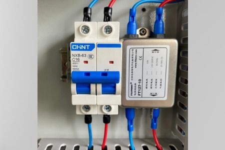 送电开关.jpg 送电开关.jpg