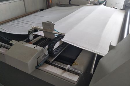 纠偏料架.jpg 纠偏料架.jpg