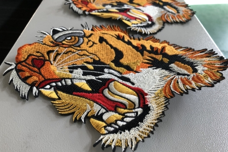 样品图片-服装绣片3